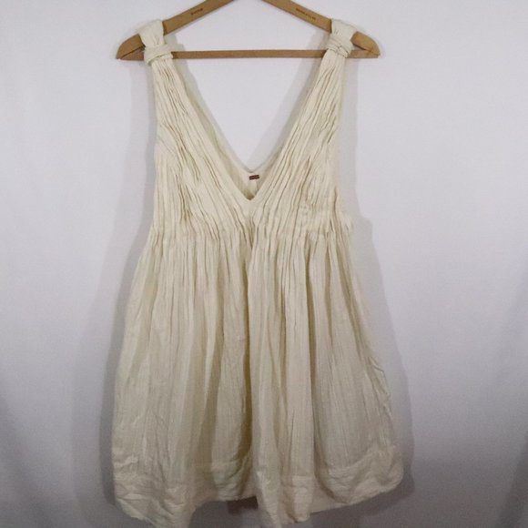 Free People Dresses & Skirts - Free People Deep V Neck Sleeveless Dress